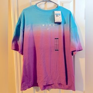 NIKE **NWT** women’s oversized tee!